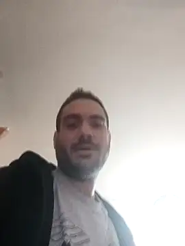 Snapshot of skrigul12 chatting on 01/10/25, 07:00 skrigul12 online show from 01/10/25, 07:00