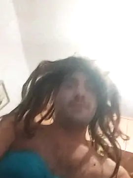 Snapshot of skrigul12 chatting on 09/18/25, 06:32 skrigul12 online show from 09/18/25, 06:32