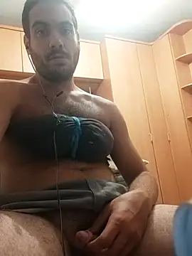 Snapshot of skrigul12 chatting on 10/04/25, 02:53 skrigul12 online show from 10/04/25, 02:53