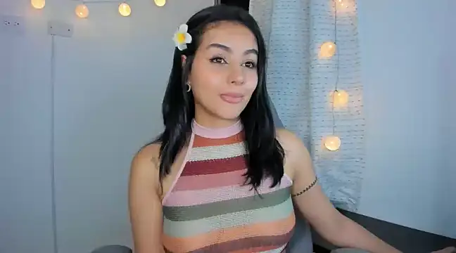 Snapshot of julia_strauns chatting on 12/21/24, 06:09 julia strauns online show from 12/21/24, 06:09