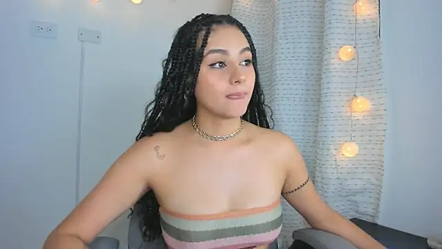 Snapshot of julia_strauns chatting on 01/03/25, 08:32 julia strauns online show from 01/03/25, 08:32