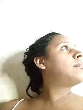 Snapshot of Andreita_95 chatting on 11/19/25, 09:26 Andreita 95 online show from 11/19/25, 09:26