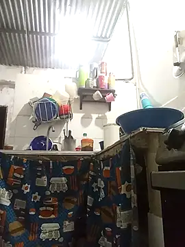 Snapshot of Andreita_95 chatting on 11/24/25, 11:04 Andreita 95 online show from 11/24/25, 11:04