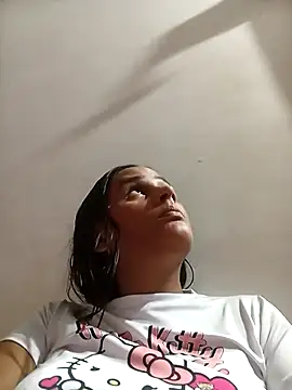 Snapshot of Andreita_95 chatting on 12/13/25, 08:25 Andreita 95 online show from 12/13/25, 08:25