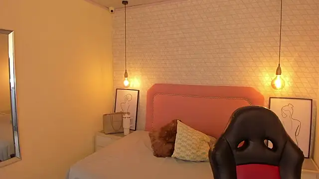 Snapshot of Kittytimberlake chatting on 10/24/25, 12:12 Kittytimberlake online show from 10/24/25, 12:12