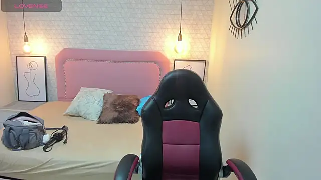 Snapshot of Kittytimberlake chatting on 10/30/25, 12:06 Kittytimberlake online show from 10/30/25, 12:06