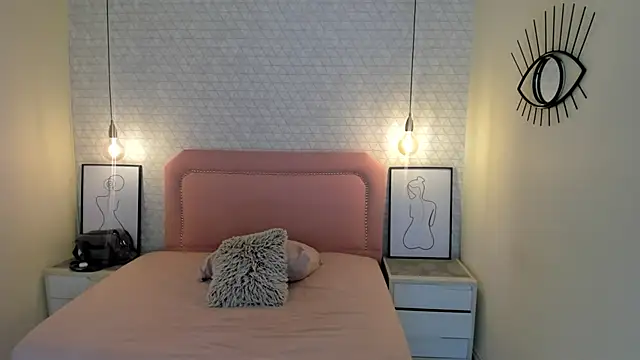 Kittytimberlake online show from 11/28/25, 12:30