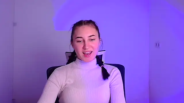 Jennifer Blum online show from 12/04/24, 03:32