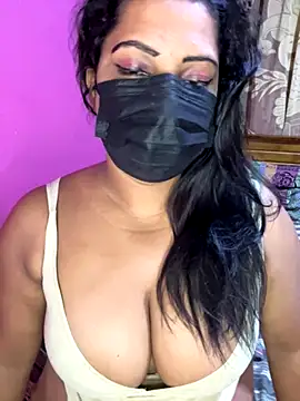 NOORA-GIRL online show from 11/22/25, 02:32