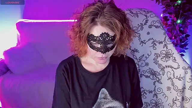 Sexy-Housewife online show from 01/24/25, 07:49