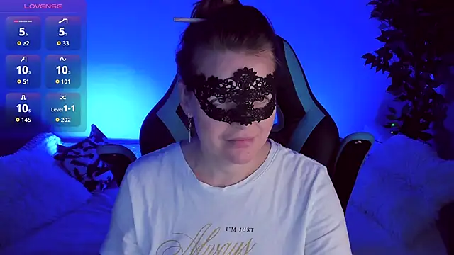 Snapshot of Sexy-Housewife chatting on 09/30/25, 07:08 Sexy-Housewife online show from 09/30/25, 07:08