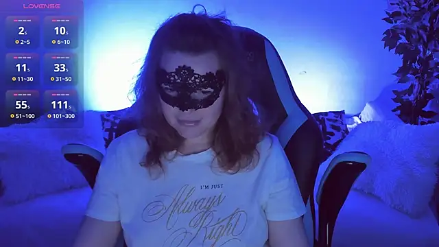 Snapshot of Sexy-Housewife chatting on 10/08/25, 07:00 Sexy-Housewife online show from 10/08/25, 07:00