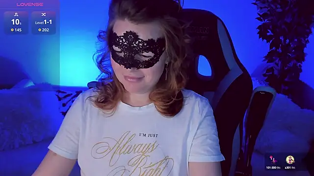 Snapshot of Sexy-Housewife chatting on 10/16/25, 07:26 Sexy-Housewife online show from 10/16/25, 07:26