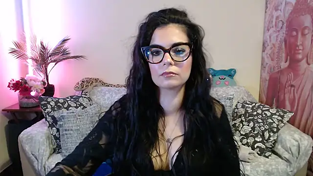 Snapshot of Saturnia_Yvonne chatting on 09/27/25, 02:00 Saturnia Yvonne online show from 09/27/25, 02:00