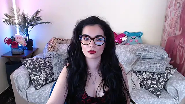 Snapshot of Saturnia_Yvonne chatting on 10/04/25, 10:35 Saturnia Yvonne online show from 10/04/25, 10:35