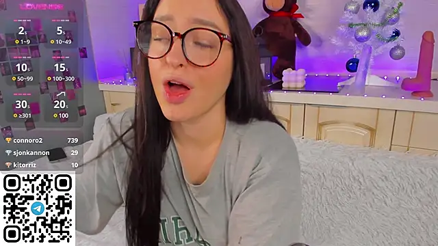 Snapshot of Kruela_Eva chatting on 12/04/24, 02:42 Kruela Eva online show from 12/04/24, 02:42