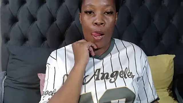 Snapshot of DIRTYTALKINQUEEN chatting on 11/05/25, 08:20 DIRTYTALKINQUEEN online show from 11/05/25, 08:20