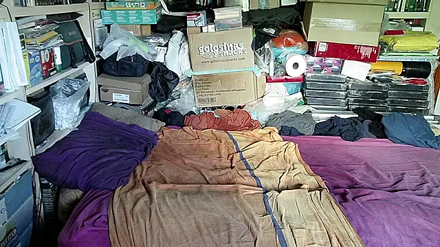 hadeszeuss2 online show from 09/18/25, 04:53