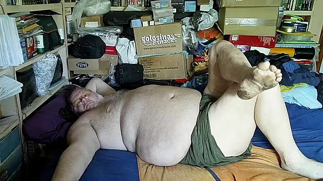 hadeszeuss2 online show from 06/18/26, 02:10