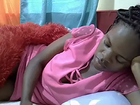 Snapshot of Creamy_dolly chatting on 03/11/25, 05:16 Creamy dolly online show from 03/11/25, 05:16