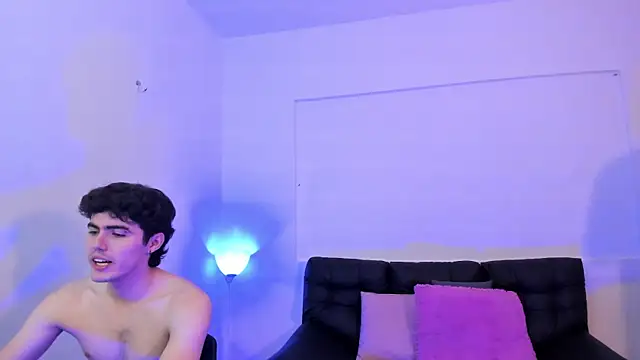 Snapshot of interracial_wallen chatting on 01/16/25, 02:19 interracial wallen online show from 01/16/25, 02:19