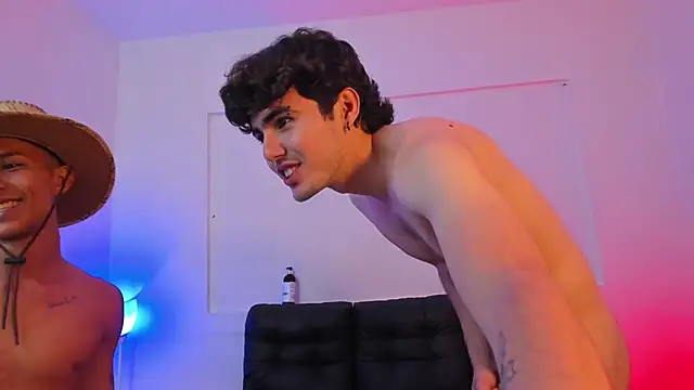 Snapshot of interracial_wallen chatting on 01/24/25, 05:10 interracial wallen online show from 01/24/25, 05:10