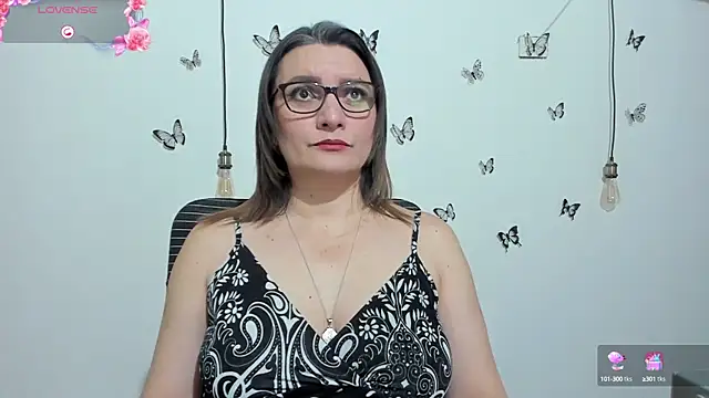 Amie Adams82  online show from 09/26/25, 06:56