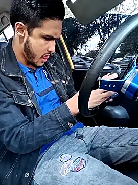 Snapshot of mosmar_20 chatting on 11/08/25, 10:19 mosmar 20 online show from 11/08/25, 10:19