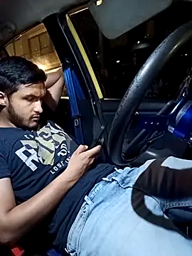 Snapshot of mosmar_20 chatting on 11/12/25, 12:11 mosmar 20 online show from 11/12/25, 12:11