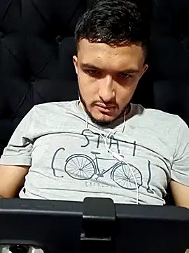 Snapshot of mosmar_20 chatting on 11/24/25, 07:57 mosmar 20 online show from 11/24/25, 07:57