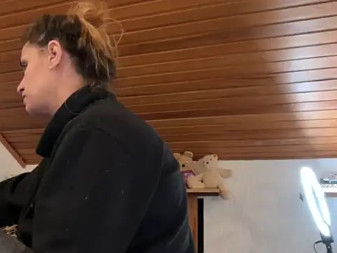 JeSuisUnTapin online show from 10/18/25, 12:57