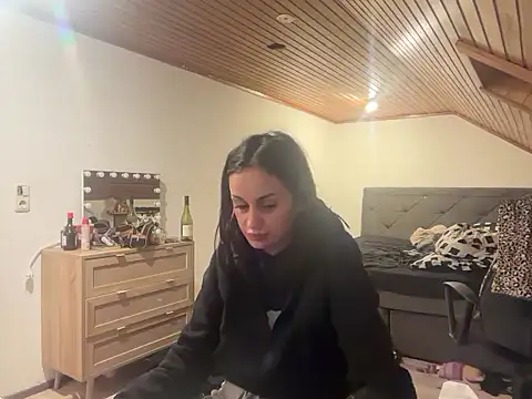 JeSuisUnTapin online show from 12/02/25, 07:42