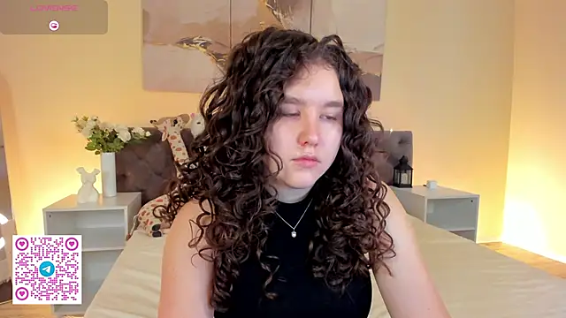 Ariella Sol online show from 06/06/26, 01:11