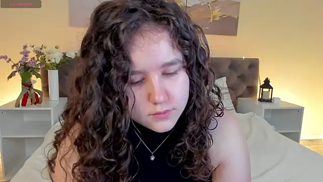 Ariella Sol online show from 06/15/26, 01:08