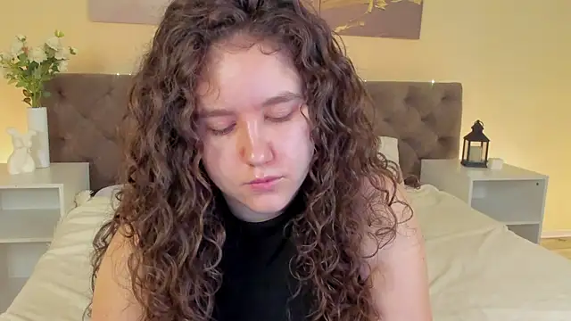 Ariella Sol online show from 06/18/26, 01:06