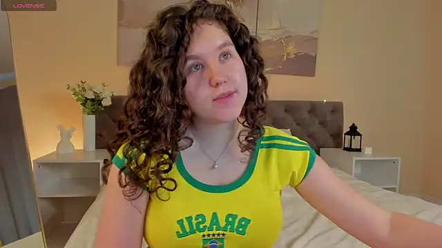 Ariella Sol online show from 07/05/26, 01:01