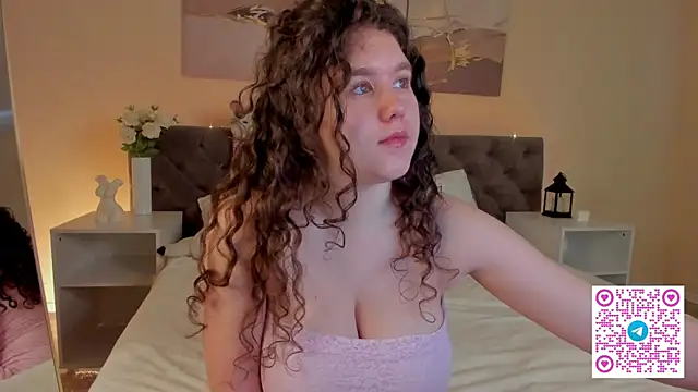 Ariella Sol online show from 07/07/26, 01:08