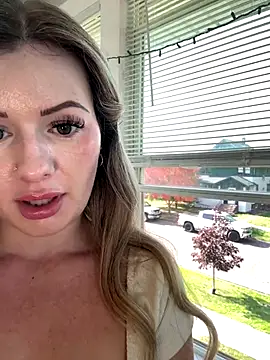 Snapshot of LoveShae_ chatting on 10/03/25, 05:54 LoveShae online show from 10/03/25, 05:54