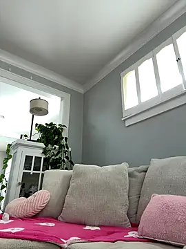 Snapshot of LoveShae_ chatting on 10/24/25, 06:37 LoveShae online show from 10/24/25, 06:37