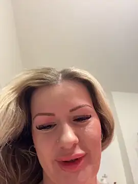 LoveShae  online show from 05/01/26, 03:38