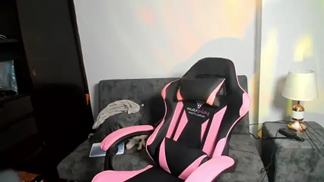 Tender lia online show from 11/10/25, 06:45