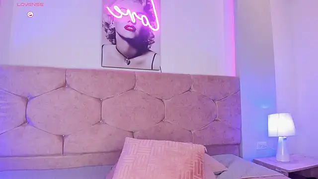 Cameliaa Smiith online show from 12/13/24, 06:21