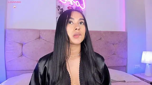 Cameliaa Smiith online show from 12/18/24, 09:47