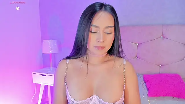 Cameliaa Smiith online show from 10/16/25, 02:56