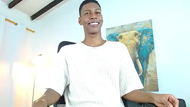 maiki18  online show from 11/14/25, 08:40