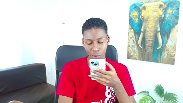 maiki18  online show from 12/17/25, 08:26