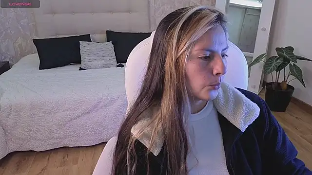 brandy sweet  online show from 09/29/25, 04:34