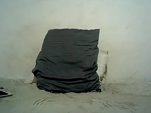 Snapshot of Twinkboy_28 chatting on 03/19/25, 10:42 Twinkboy 28 online show from 03/19/25, 10:42