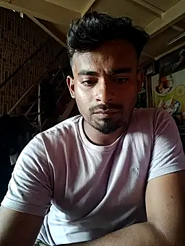 Snapshot of rayhan085 chatting on 09/19/25, 10:49 rayhan085 online show from 09/19/25, 10:49