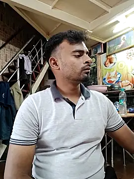 Snapshot of rayhan085 chatting on 09/21/25, 10:06 rayhan085 online show from 09/21/25, 10:06